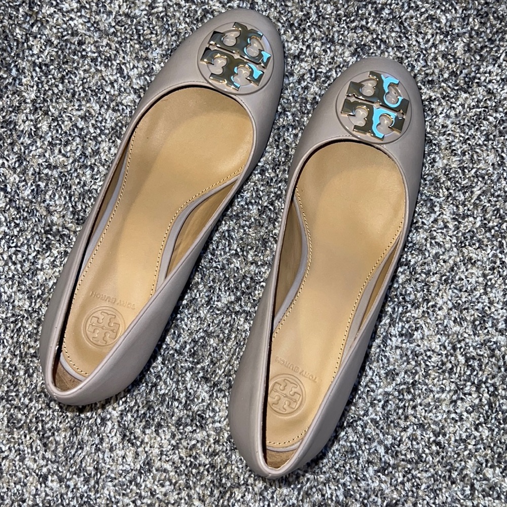 Tory Burch tan size 9 pumps